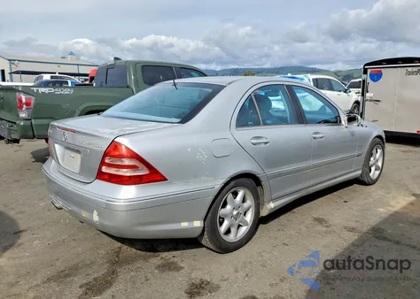 2005 Mercedes-Benz C 230K Sport Sedan from USA, damaged, VIN WDBRF40J65F621588